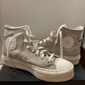 Neutral leather Converse